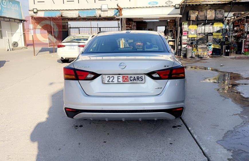 نيسان ألتيما